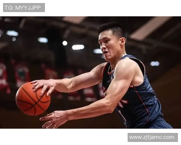 周鹏:一向和易建联有联络 他挺好的身段比打球时还健康 周鹏:一向和易建联有联络 他挺好的身段比打球时还健康